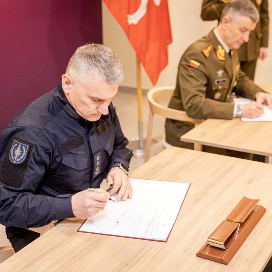 Lietuvos kariuomenė tęsia bendradarbiavimą su institucijomis, besirūpinančiomis valstybės saugumu