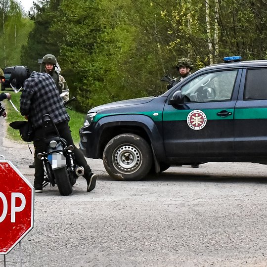 Viešojo saugumo tarnybos Visagino dalinio taikos meto užduočių pratybos